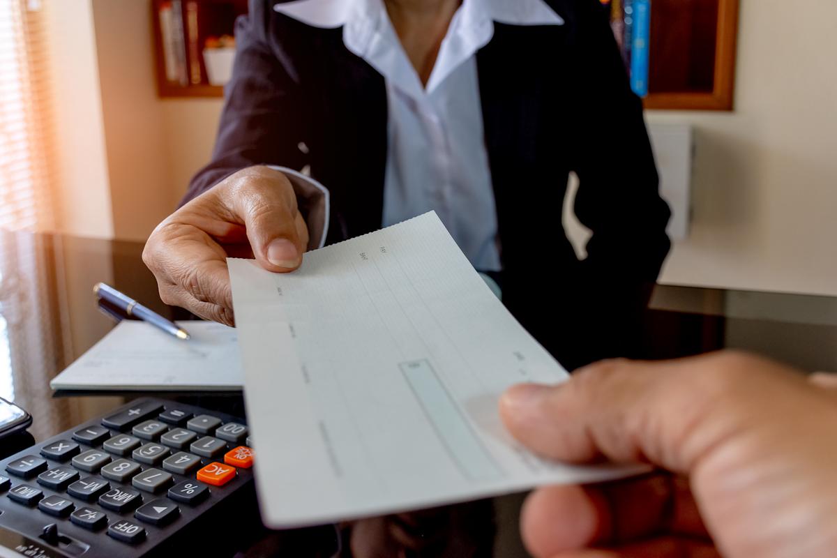 2 Unwise dividend stocks for income in May this year