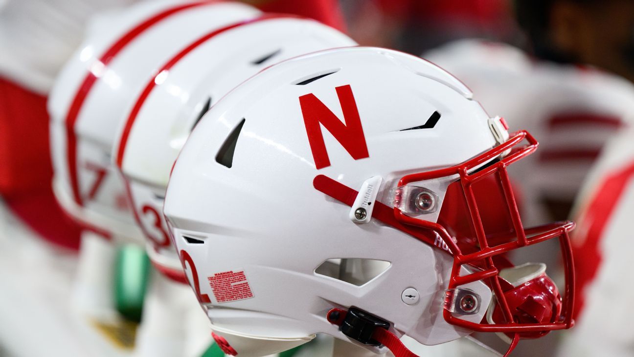 2027 quarterback prospect Trae Taylor proposes to Nebraska