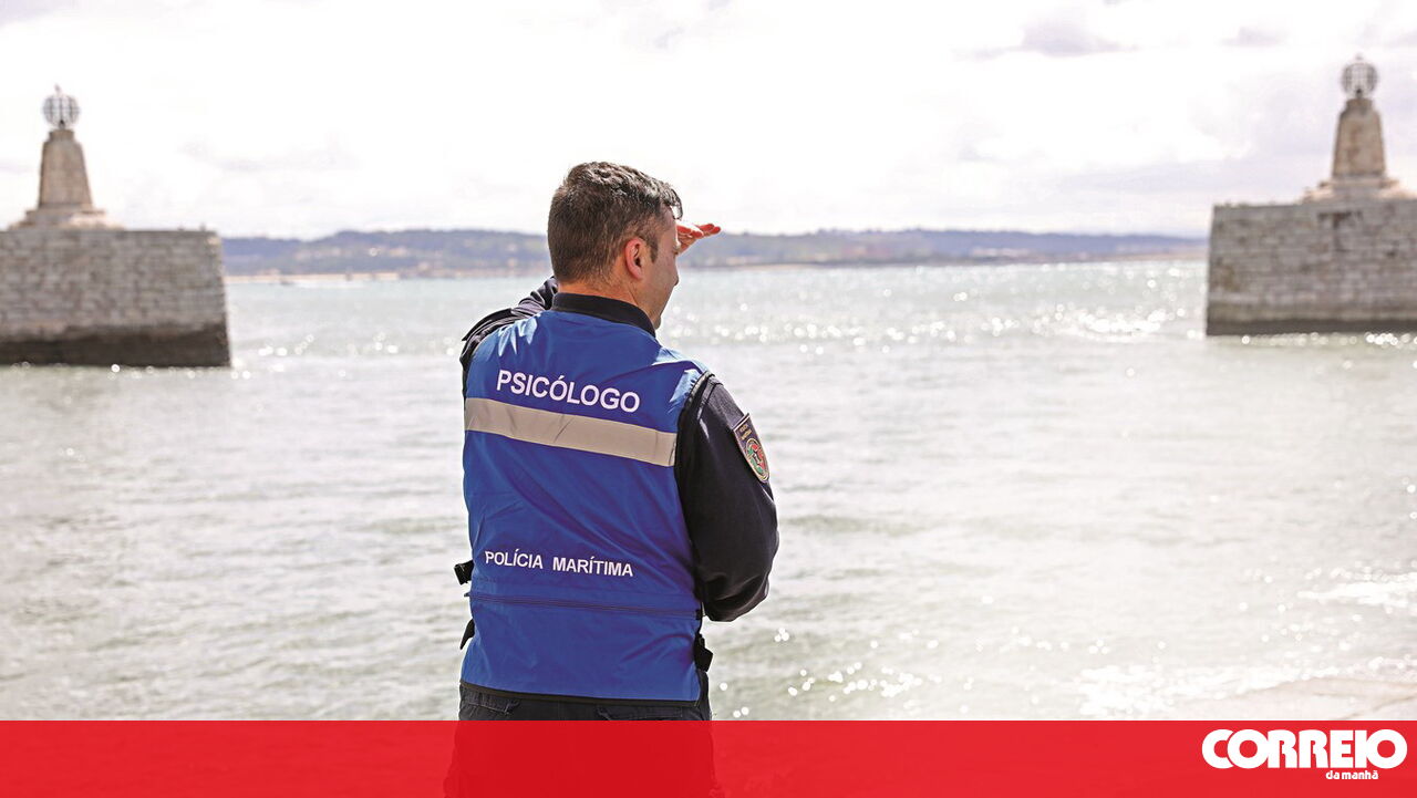78 -Year -old Fisherman morre na praia em Cotegasa Beach, em Esmoritz -Portugal