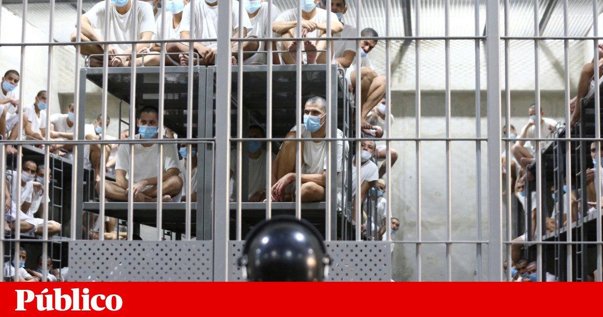 A Suprema Corte dos EUA detém barreiras legais em 1798 para deportar imigrantes |