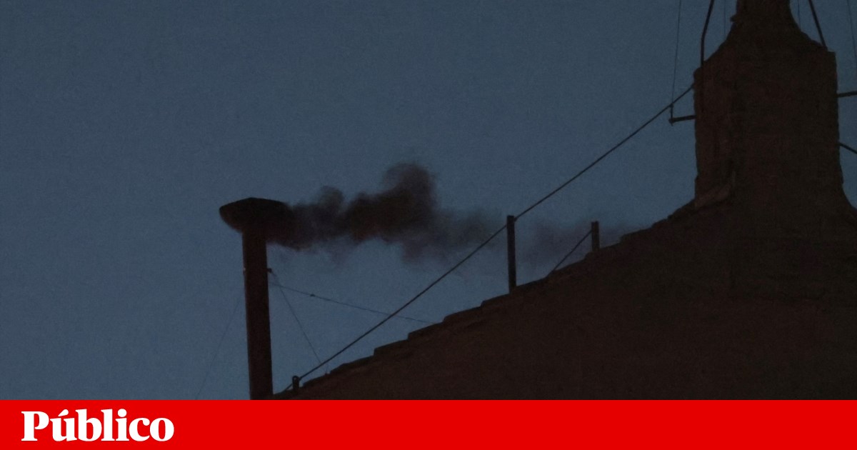 A chaminé da Igreja Sistina deixou fumaça negra: sem papa | católico