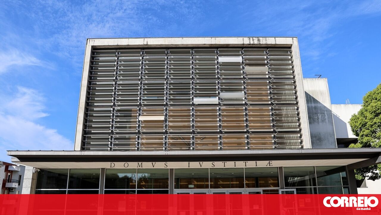 A polícia suspendeu devido a ataque judicial em Almada -cm