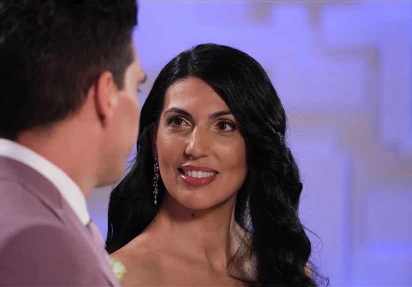 À primeira vista, casamento: Kara e seu ex revelam o passado traumático. A noiva quase desistiu de contato com Nelson