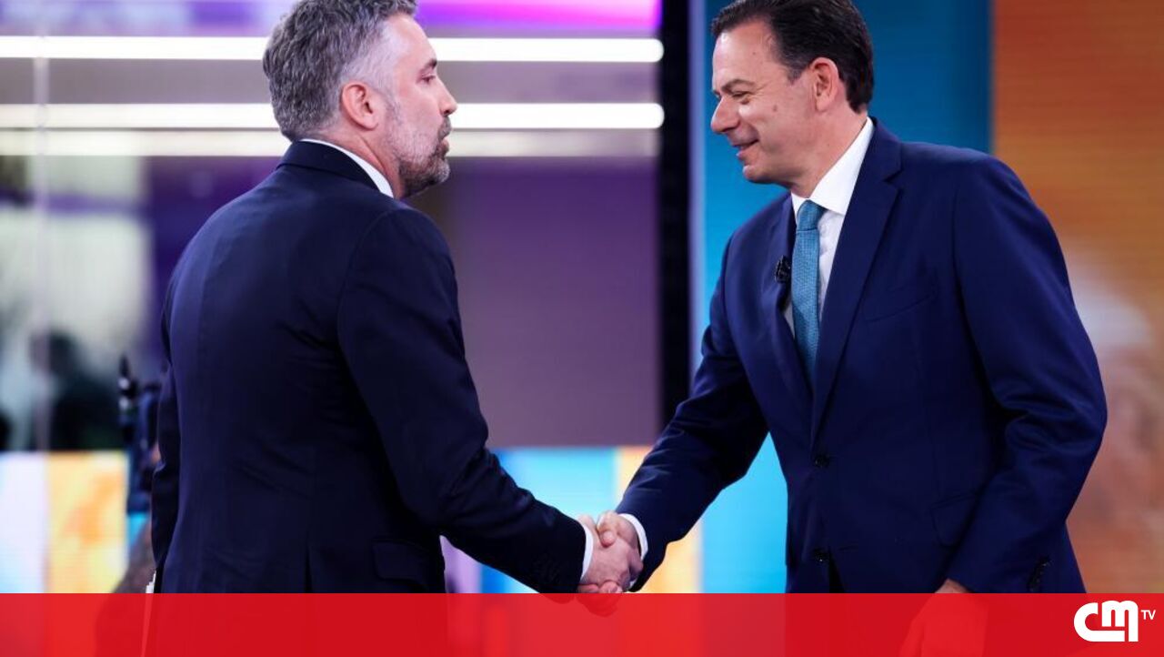 A saúde é “a maior falha de publicidade”, disse Pedro Nuno Santos. Louis Montenegro diz que o governo “através da estratégia política” – vídeo