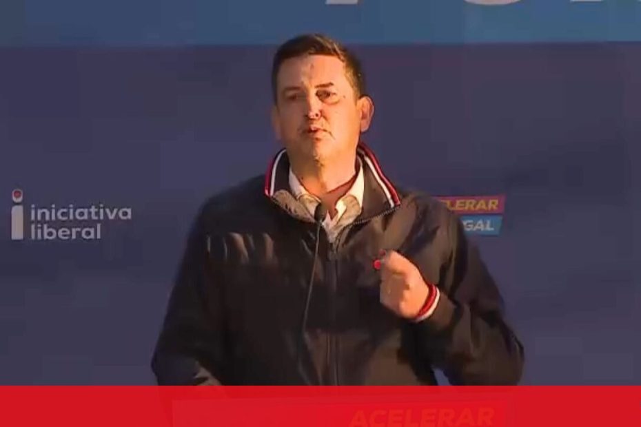 "A solução desta vez é gratuita": Rui Rocha assume as ruas do Porto antes do último dia da campanha