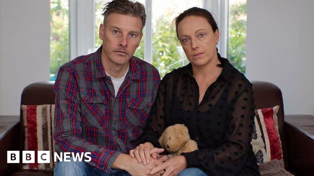 Accused of “betrayal” on the streets related to maternity funding scheme