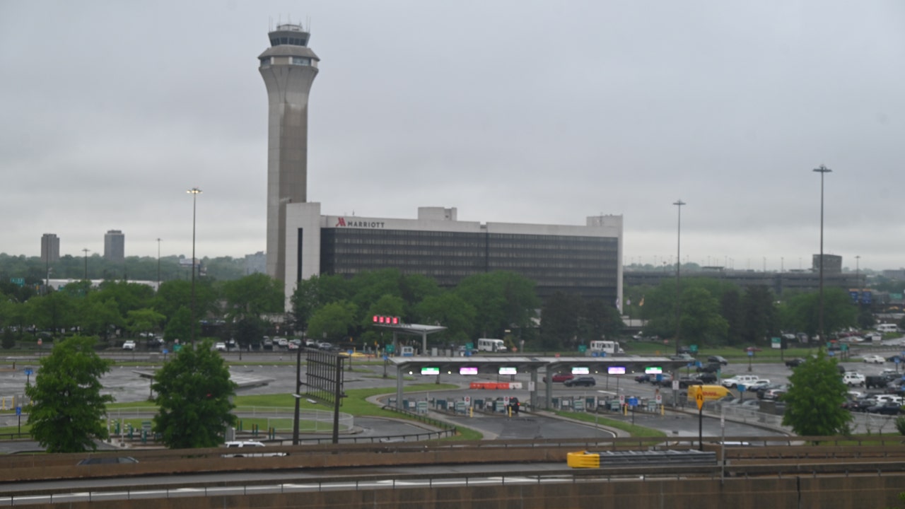 Air Traffic Control Audio Captures Moments of Uncertainty During FAA Technologies Disruption