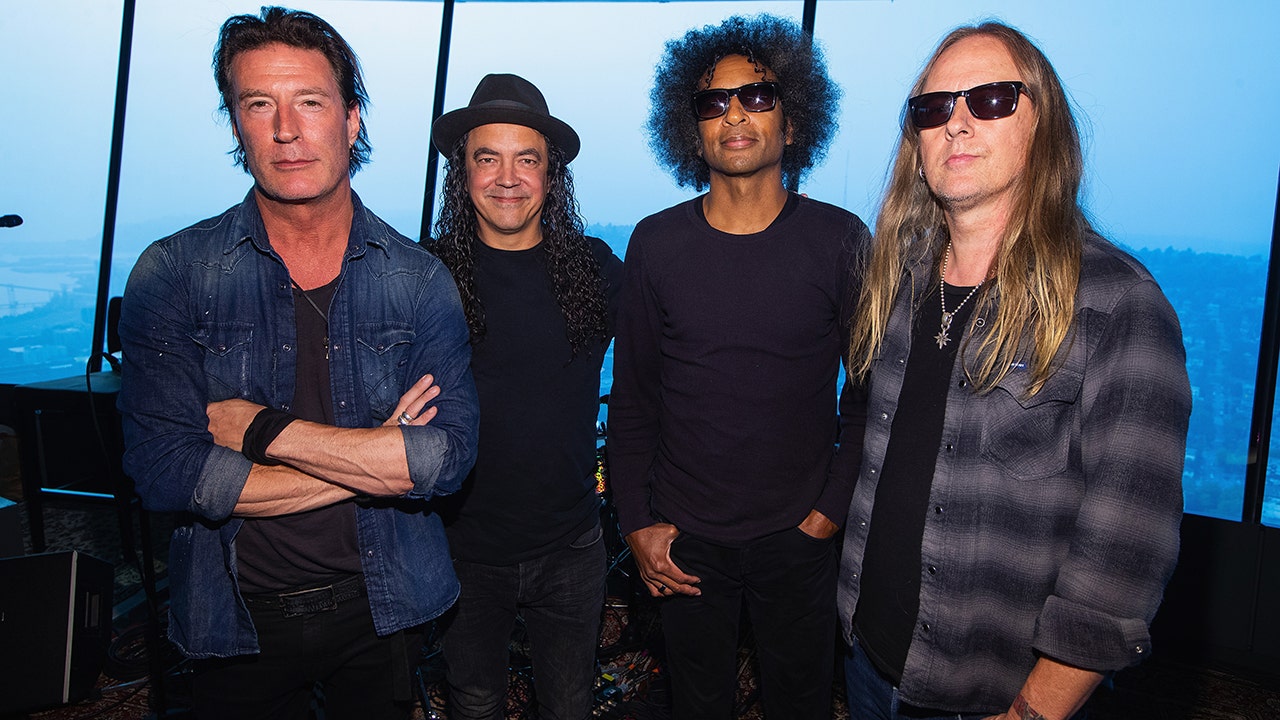 Alice cancels drummer Sean Kinney's Health tour in chain