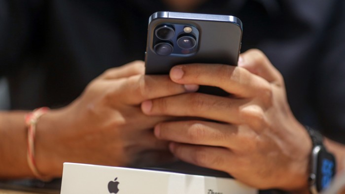 Alphabet shares slideshows as Apple seeks AI alternatives to Google search
