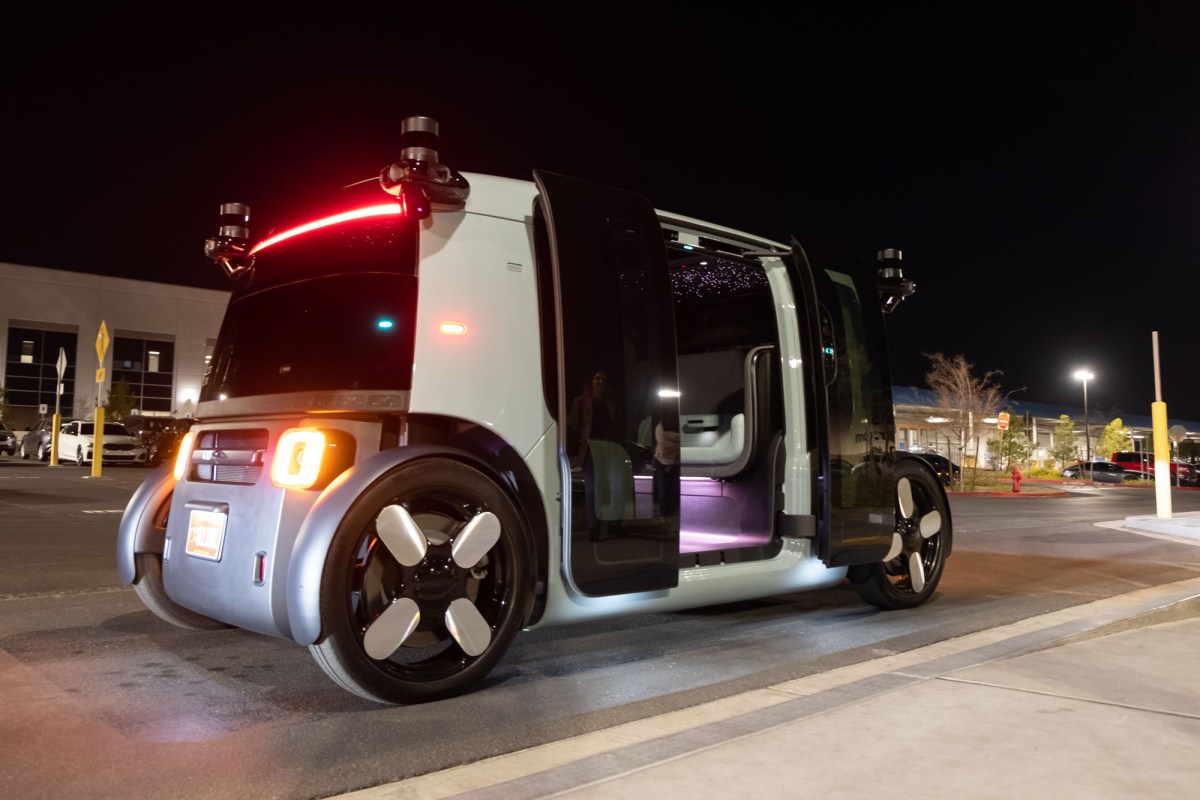 Amazon owned ZOOX problem after recalling Robotaxi Crash