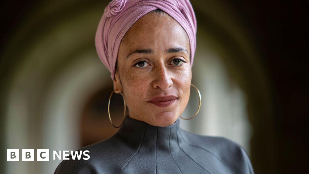 An open letter signed by writers including Zadie Smith calling for a ceasefire in Gaza
