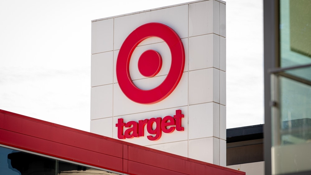 Analysts lower target Q1 forecasts in downturns in spending, rising consumer tariffs