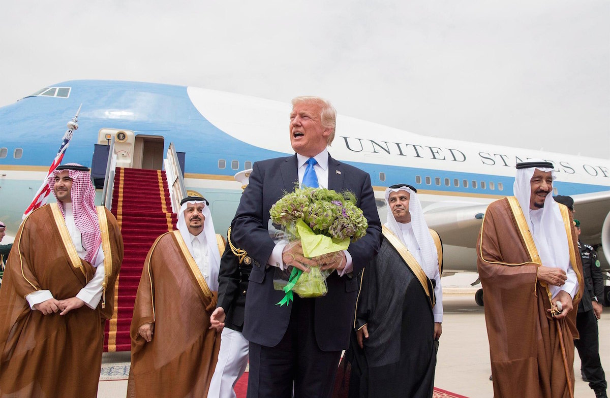 “Apenas uma pessoa estúpida não aceita.” O Catar oferecerá Donald Trump 747 Sir