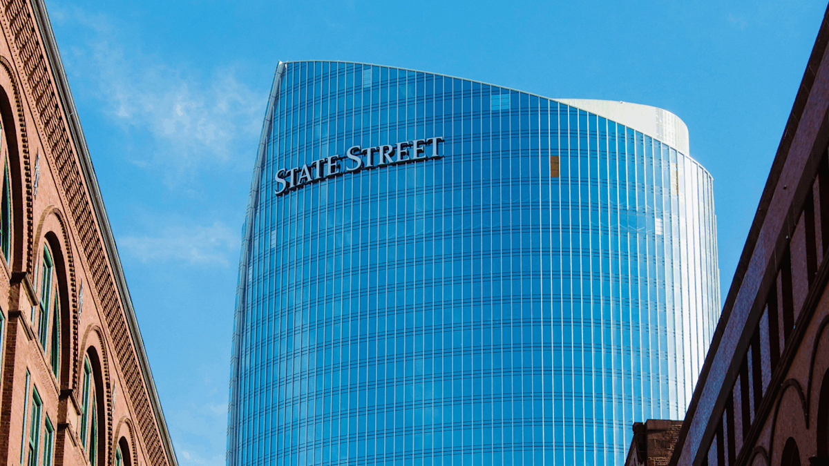 Apollo State Street, launching second public-private ETF