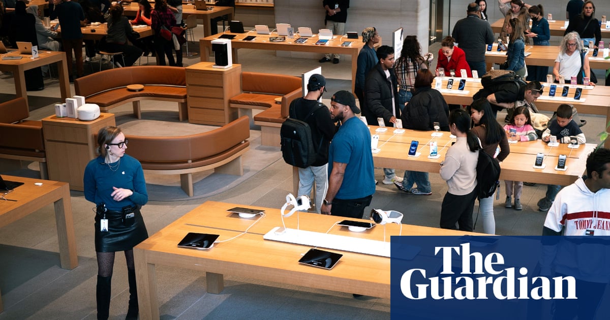Apple reports quarterly earnings amid Trump trade policy chaos | Apple