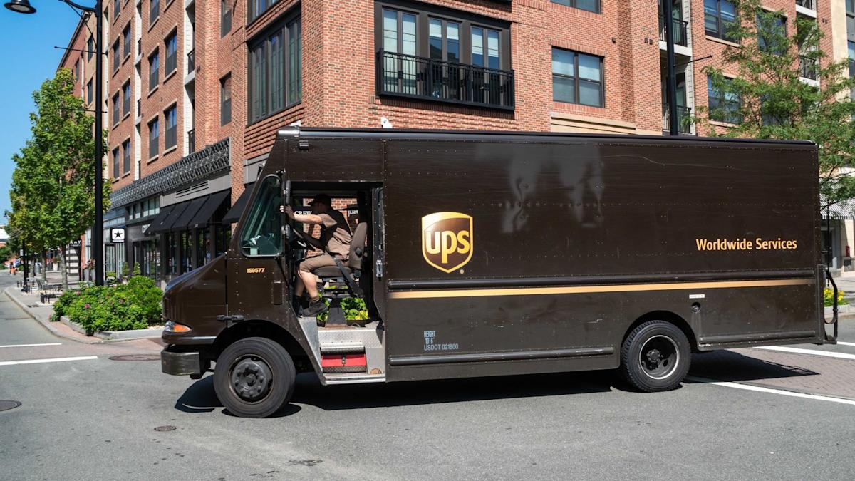 As Amazon's decoupling accelerates, cancels UPS for 20K