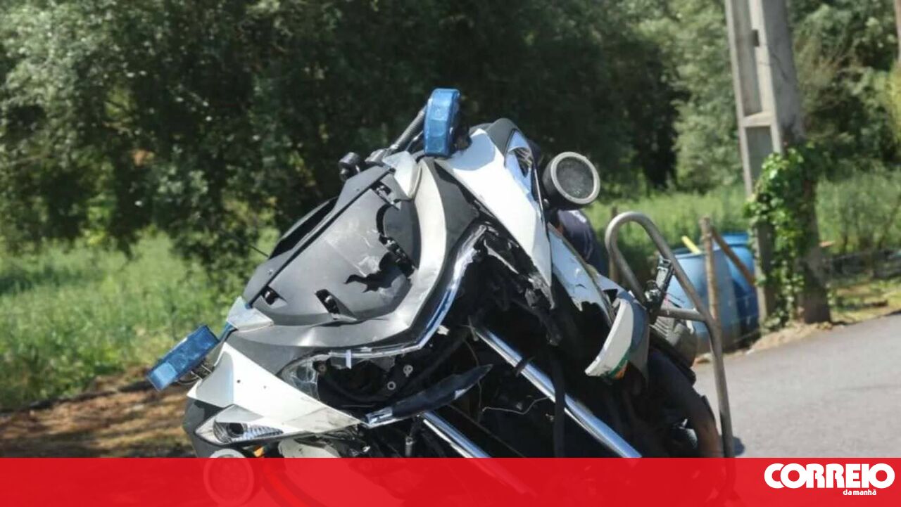 As tropas de GNR foram feridas em colisão com o carro durante a manifestação com Cabeceiras de Basto em Portugal