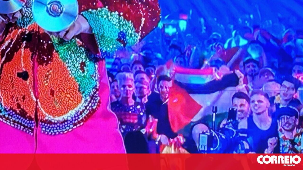 Bandeira palestina em exibição no Euroviso 2025 Festival Board – Cultura