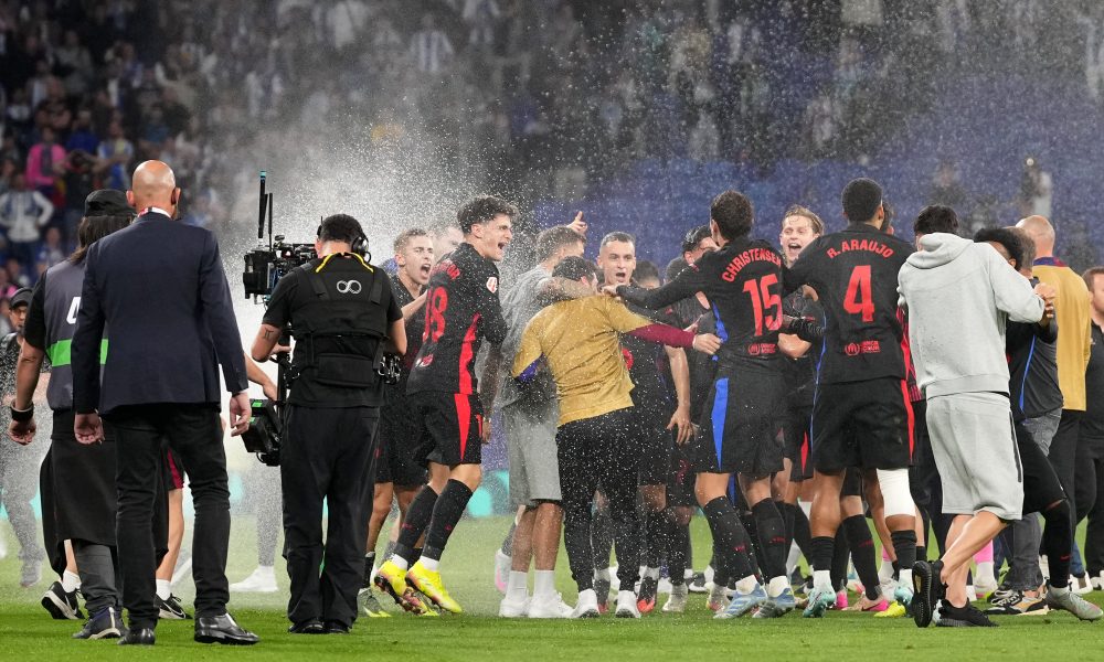 Barcelona's championship celebration – Flick, szczesny smoke and Ferran were surprised