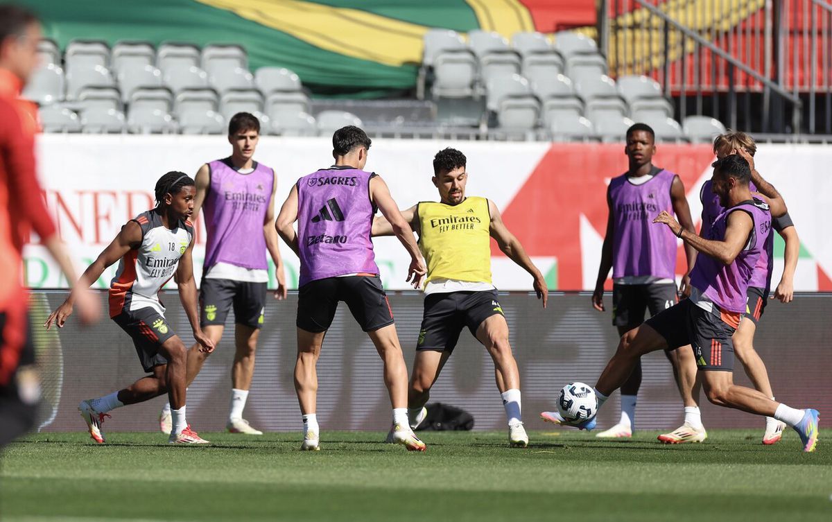 Benfica: Plantel traz felicidade a todos (foto)