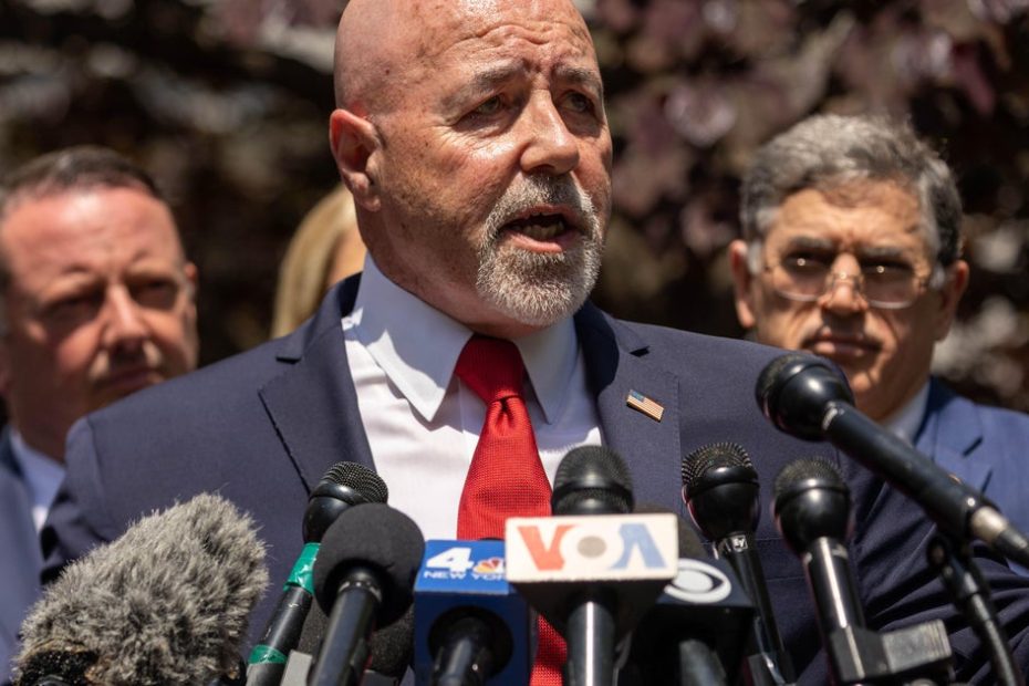 Bernard Kerik, a former New York Police Commissioner who served during 9/11, died in 69
