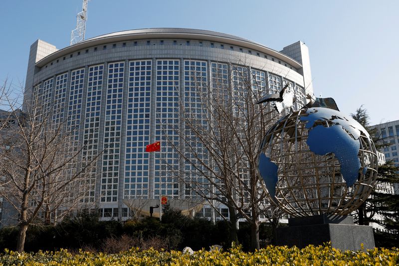 Bright signs from Beijing, bad signs of apple