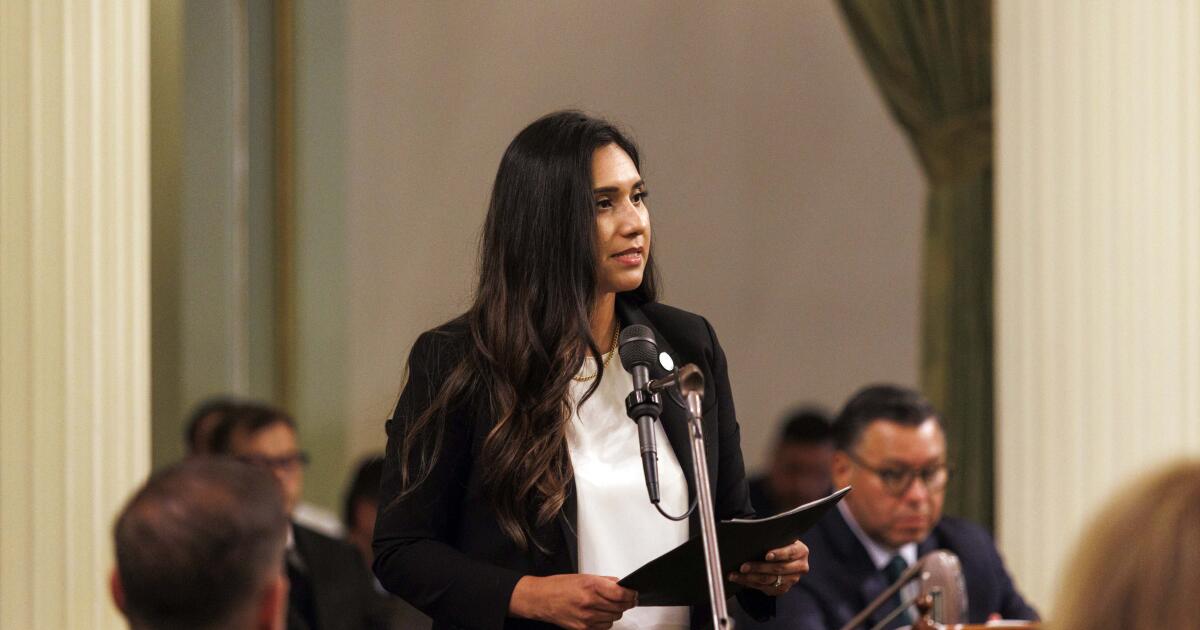 California senator accused of clearing DUI after blood cleaning test
