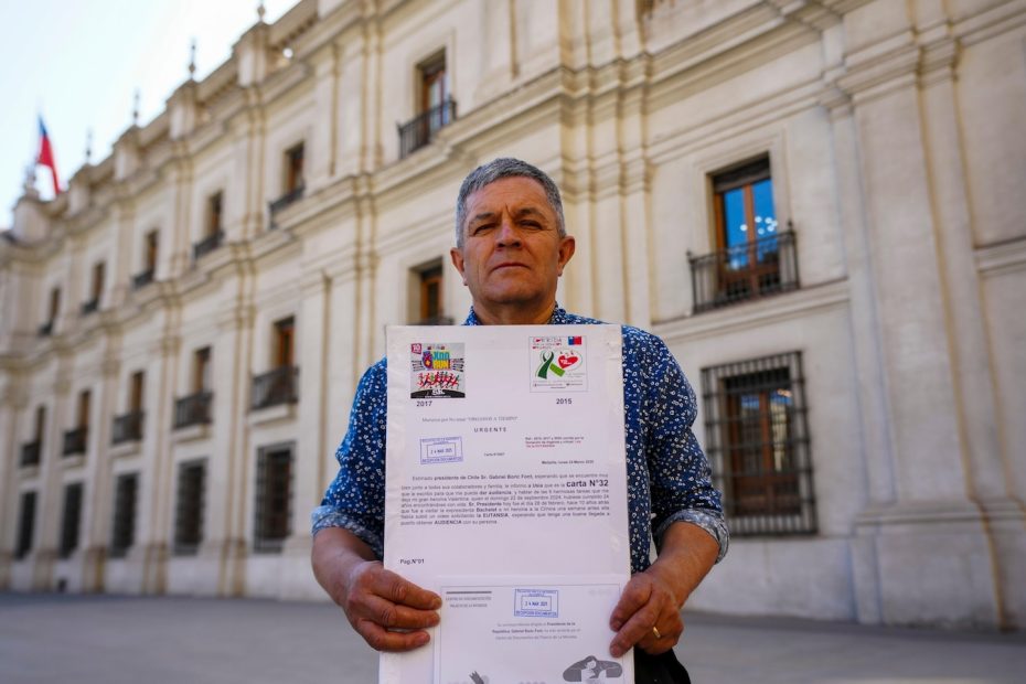 Chilean woman suffering from muscular malnutrition becomes face of euthanasia debate at the main Bill stall