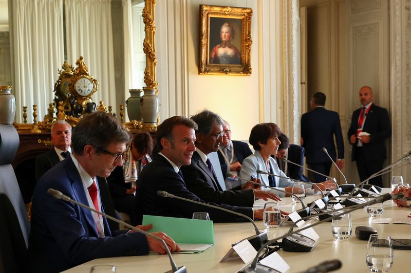 “Choose France” summit brings new investment of 20 billion euros