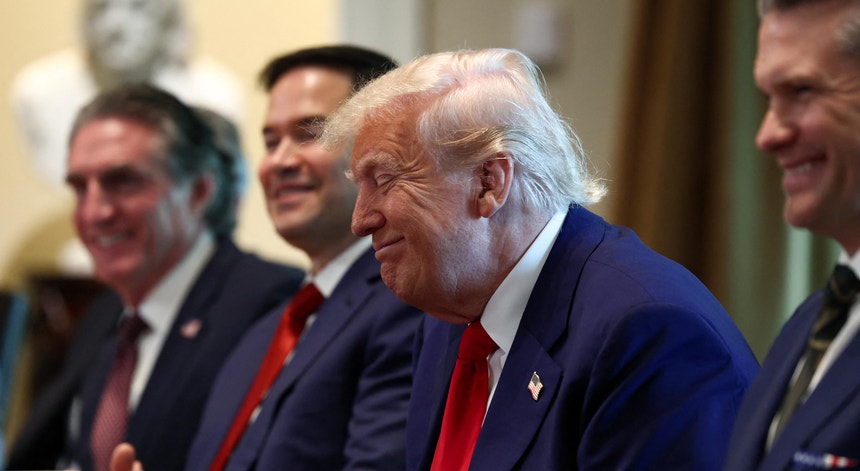 Círculo próximo alinhado para elogiar Trump pelos primeiros 100 dias de seu mandato