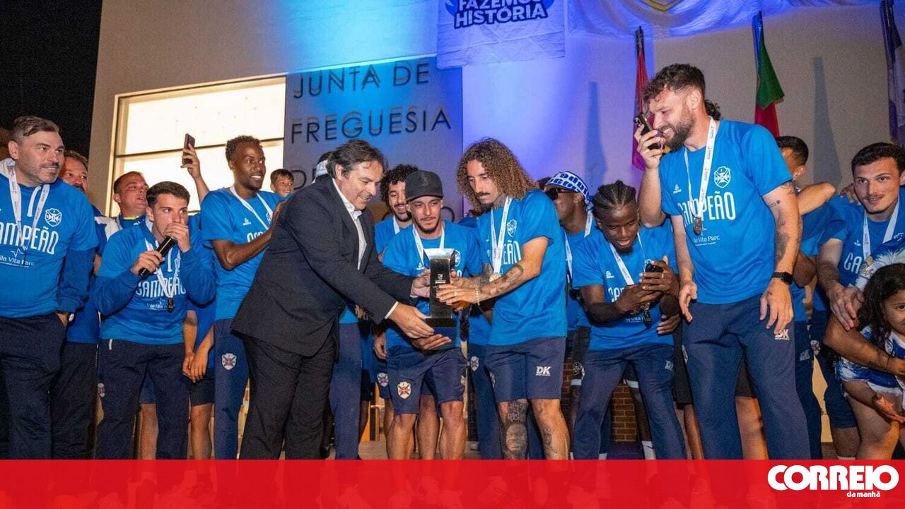 Club Futebol Armacenense vence o algave futebol connectv -eotball