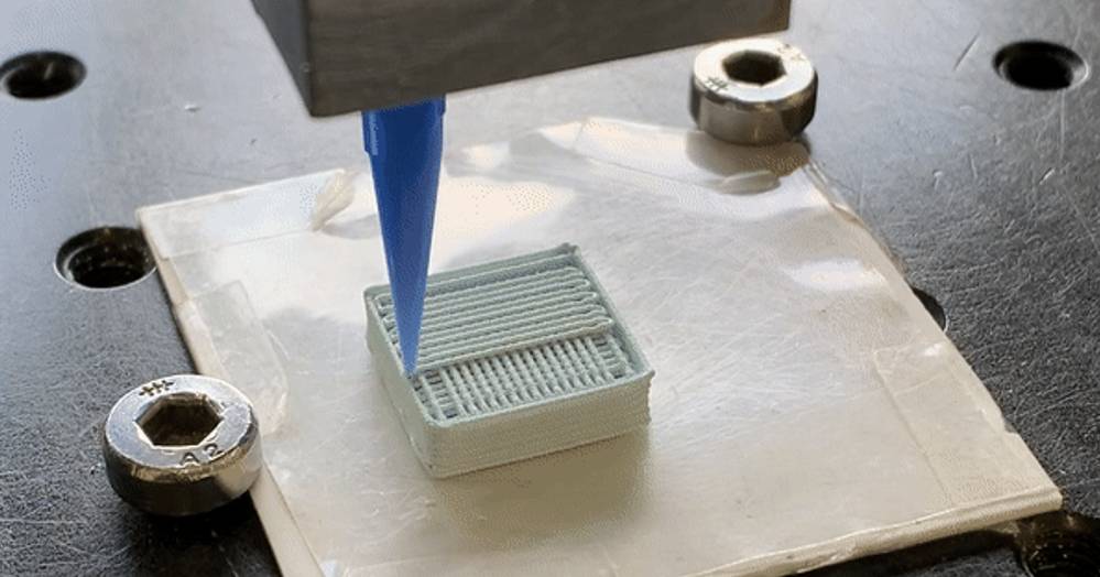 Com a impressão 3D, as substituições ósseas adequadas para os pacientes podem ser criadas e podem ajudar no tratamento