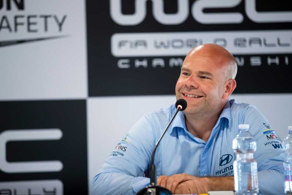 Copa do Mundo de Transição: A visão de Andrea Adamo sobre o WRC e o mundo dos automóveis