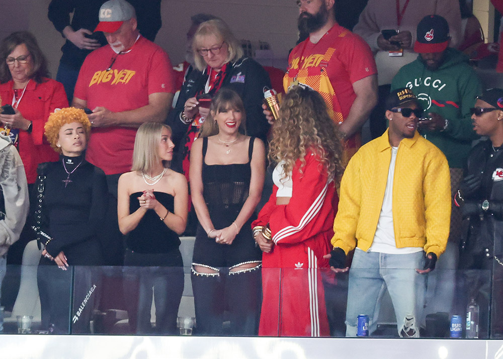 Court strikes could blackmail Taylor Swift