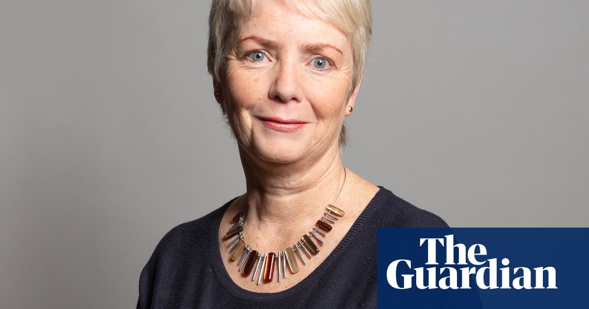 Critics say plans to cut NHS manager Jobs “reckless” | NHS