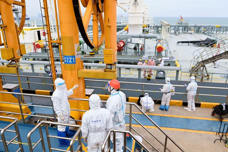 Crude oil climbs above $1.60 a barrel as tariffs are cut