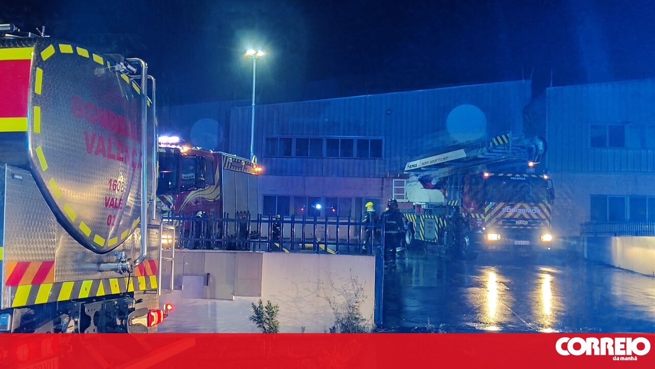 Danos de incêndio parte do estaleiro de Vila Nova de Cerveira – Portugal