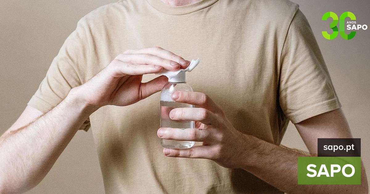 De segredo francês à rotina de cuidados de beleza de milhões. Parece mentira, mas a água micelar tem 30 anos – Lifestyle – SAPO.pt