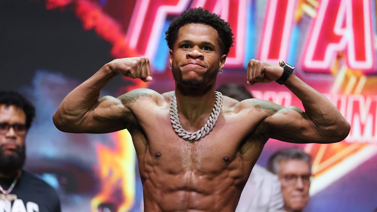 Devin Haney beats Jose Ramirez in unanimous decision in Times Square