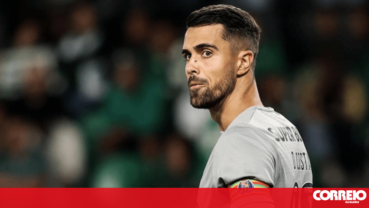 Diogo Costa de folhas de Montra – futebol