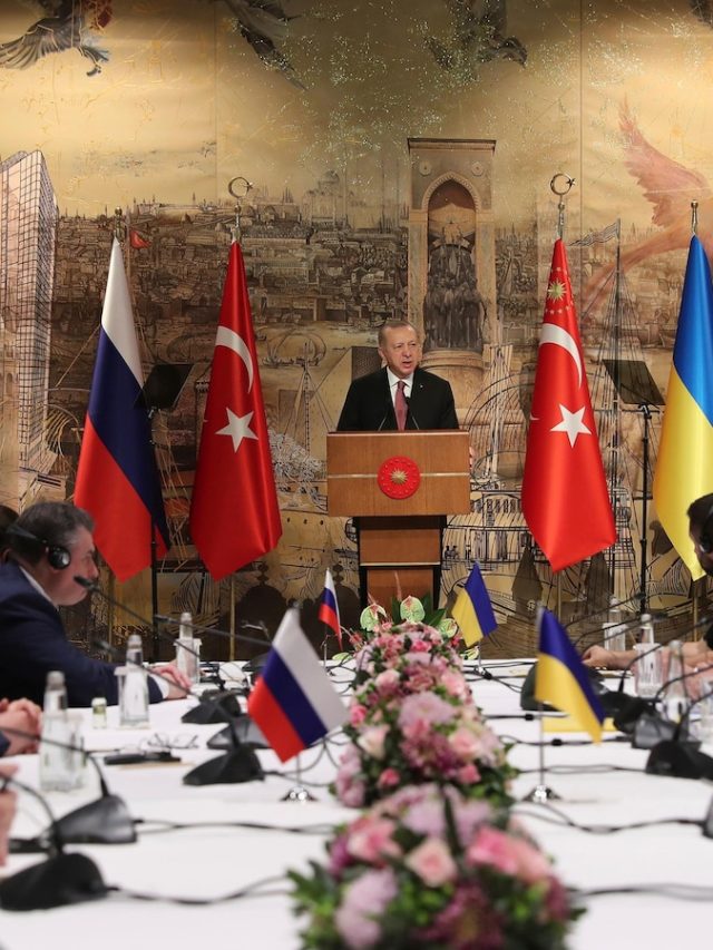 Diplomatic roads to seek peace in Ukraine are still everywhere, with many twists and turns