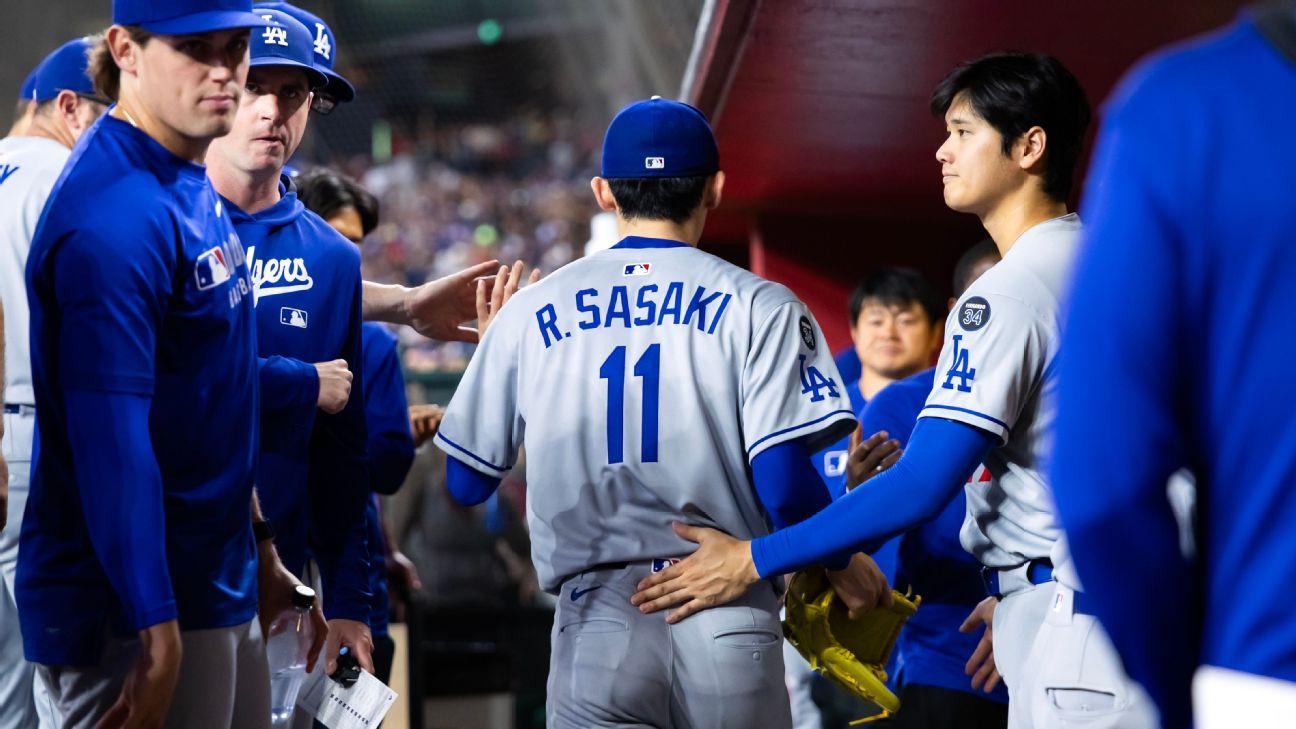 Dodgers hit roki sasaki with right shoulder on IL
