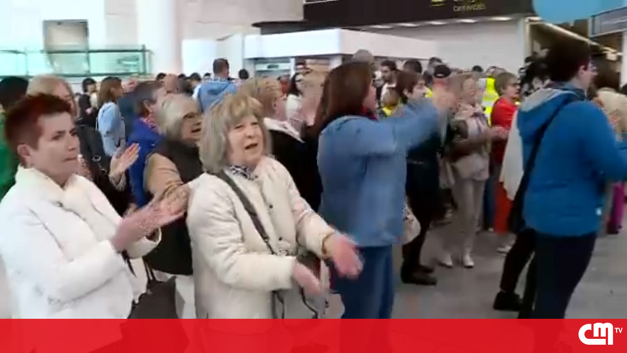 Dois dias após a falta de energia, dezenas de sacolas continuaram sendo enviadas para o aeroporto de Lisboa – vídeo