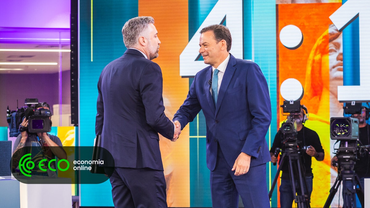 Duelo equilibrado com blecaute e spinumviva permanece quente