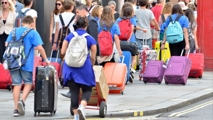 EU leaders urge Starmer to improve mobility transactions during last trench "reset" talk