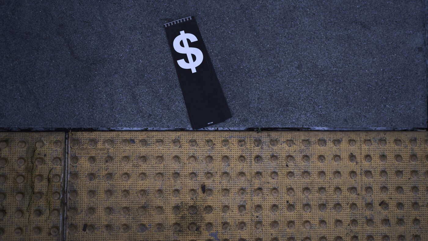 Economist warns: NPR