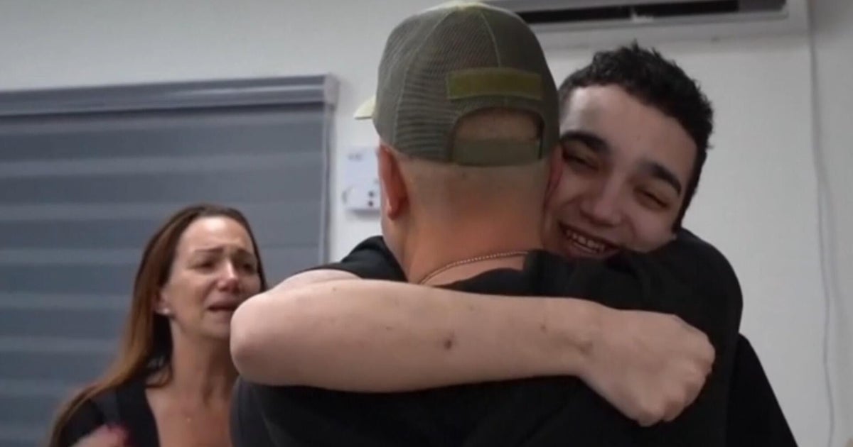 Edan Alexander's parents who released Israel's hostages share the joy of 584 days of partying