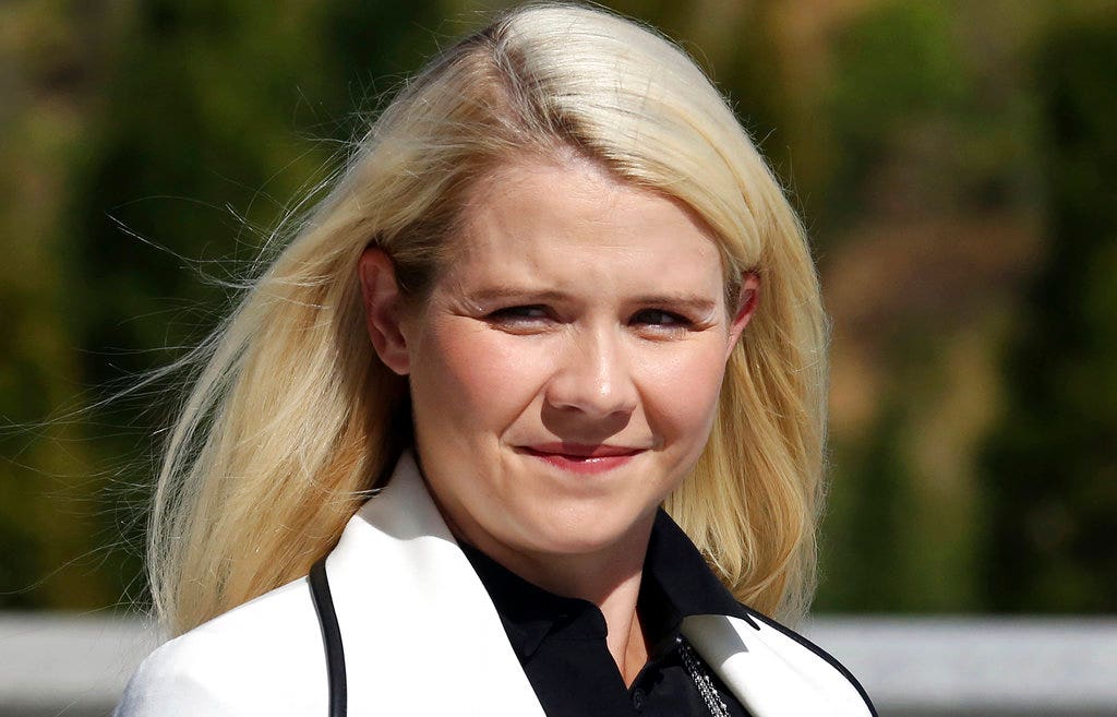 Elizabeth's clever kidnapper Wanda Barzee flashes laughing in new sex registry