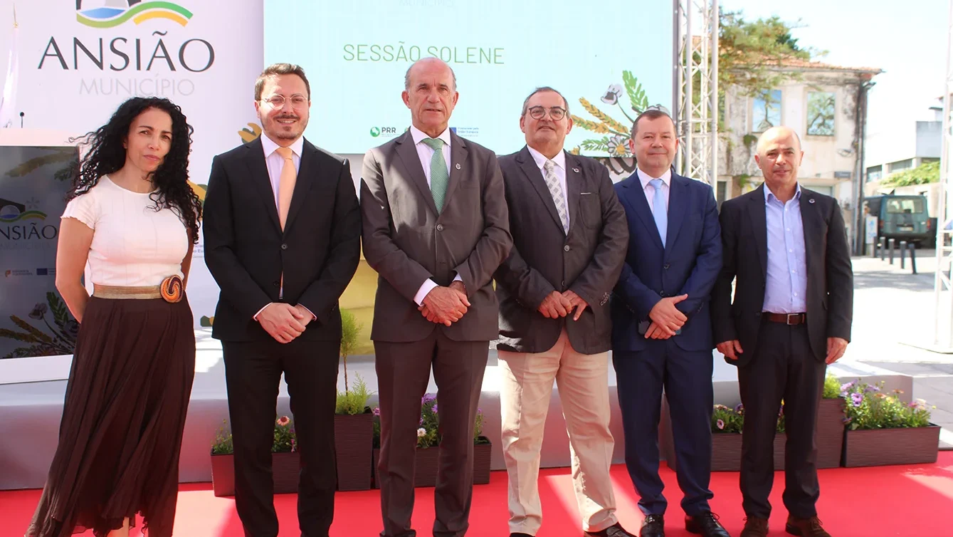 Em tempos de incerteza, a comunidade recebe um “novo centro”