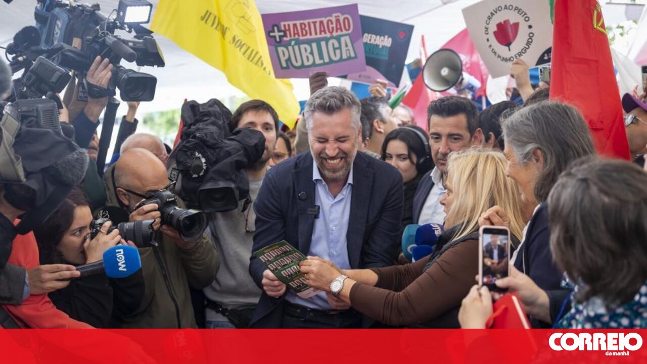 Entre apito, frutas e flores